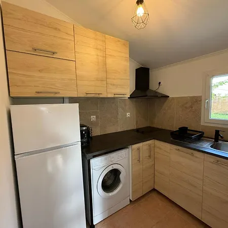 Charmante Maisonnette Situé Au Calme Proche D'ajaccio.