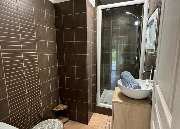 Charmante Maisonnette Situe Au Calme Proche D'ajaccio. Casa de Férias Afa